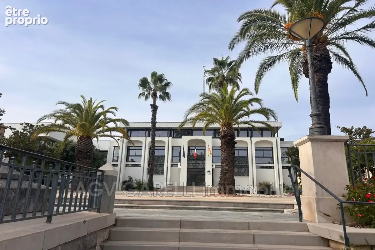 Appartement à LA LONDE-LES-MAURES