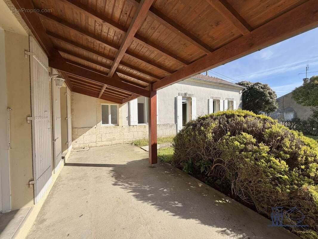 Maison à SAINT-CIERS-DU-TAILLON