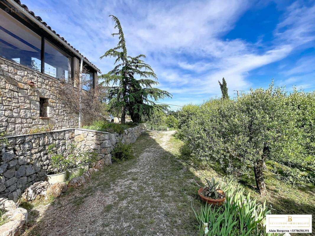 Maison à SPERACEDES