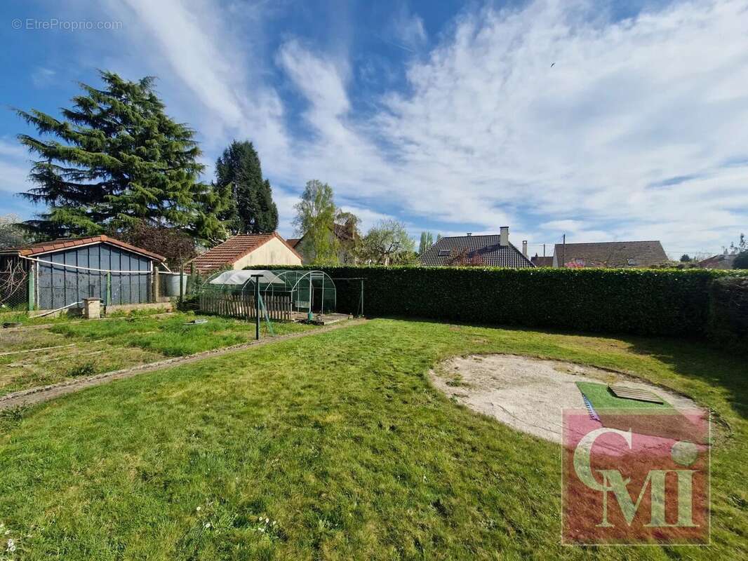 Maison à BRUYERES-LE-CHATEL