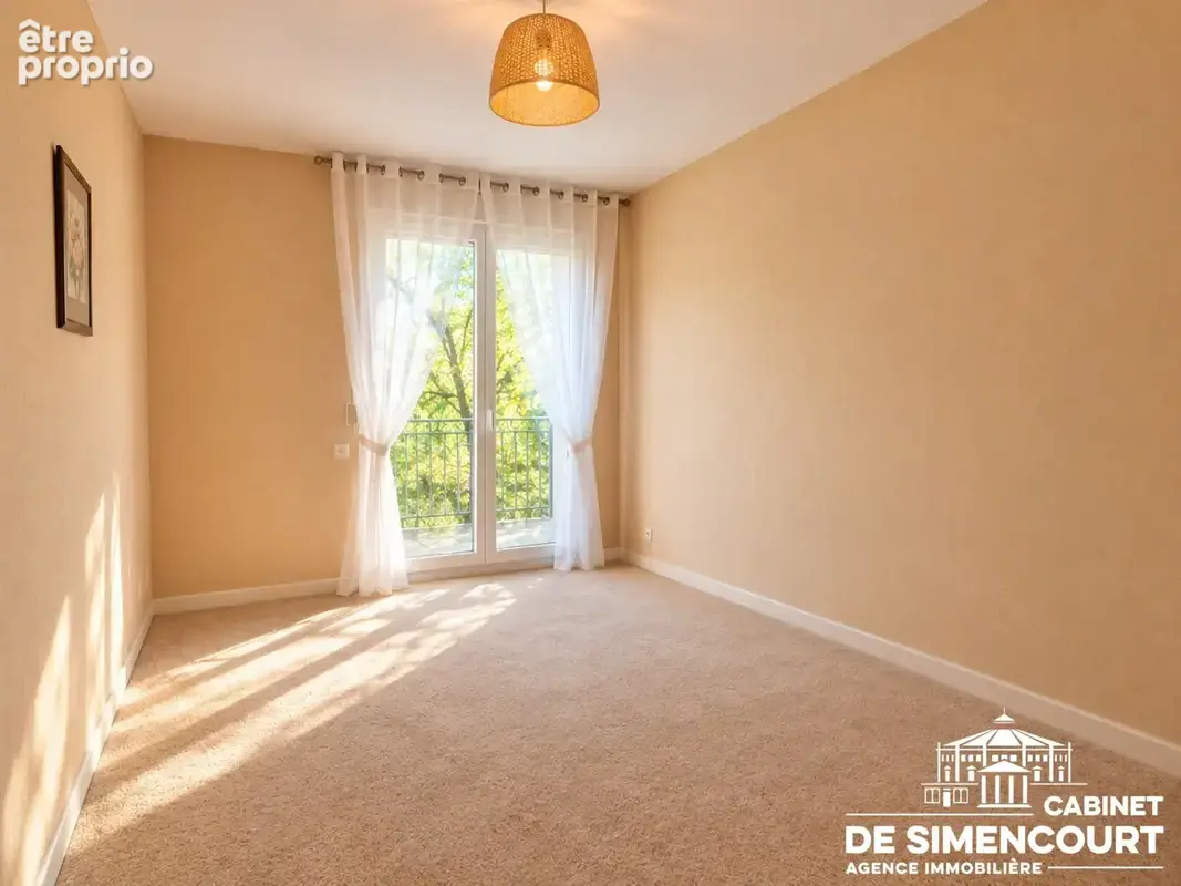 Appartement T4  - balcon, cave et 3 chambres - photo 3