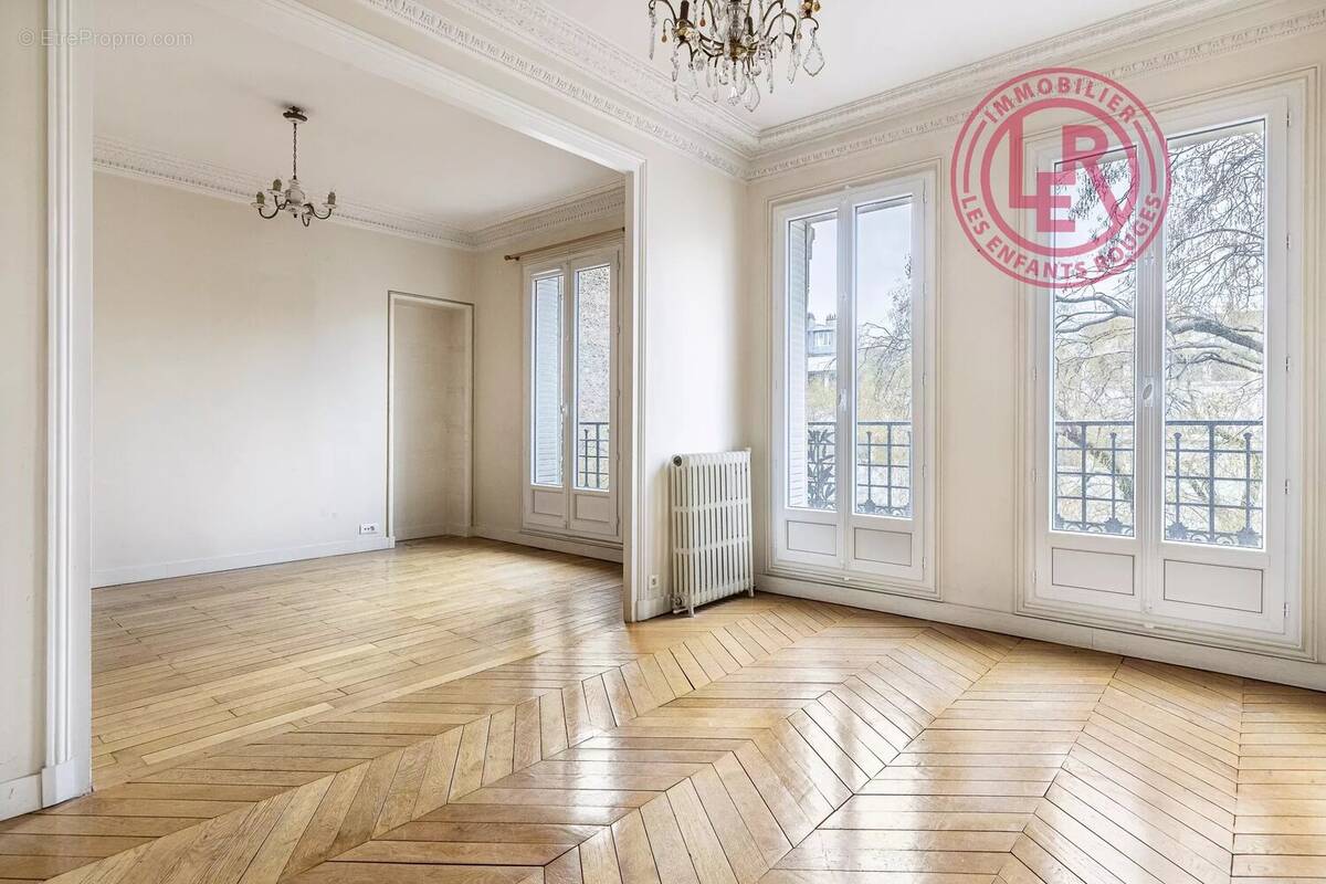 Appartement à PARIS-14E