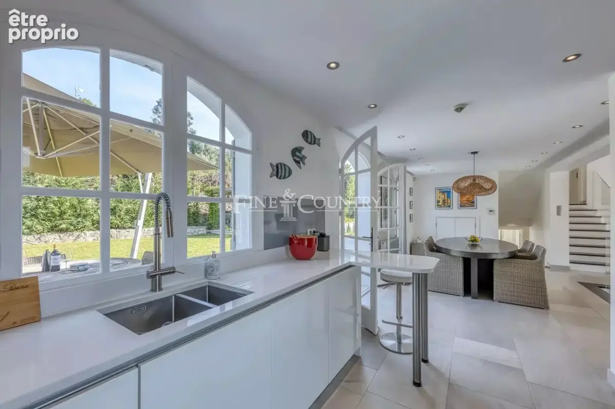 Vente villa  à Mandelieu avec piscine  et vue panoramique - photo 11