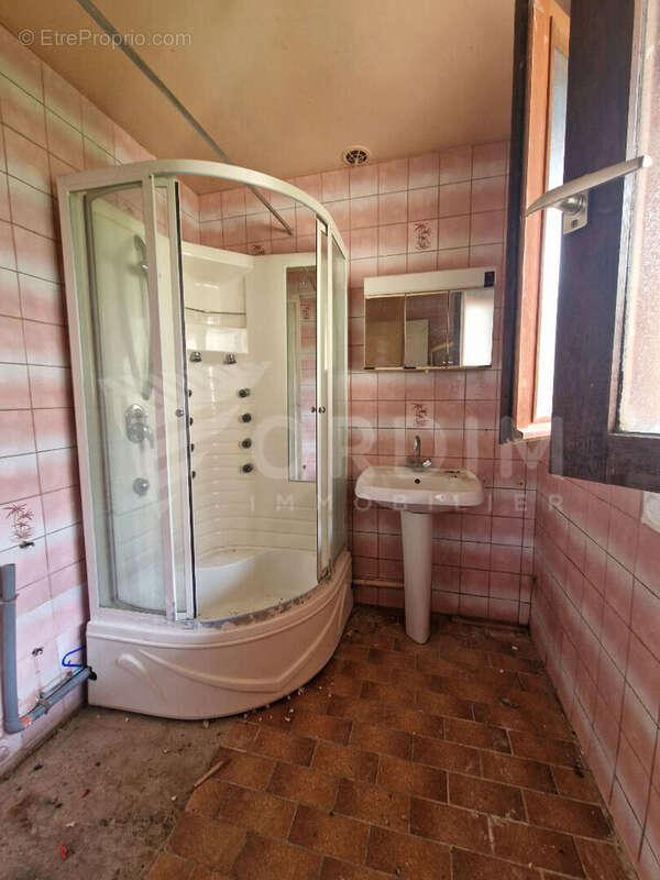 Maison à GY-L'EVEQUE