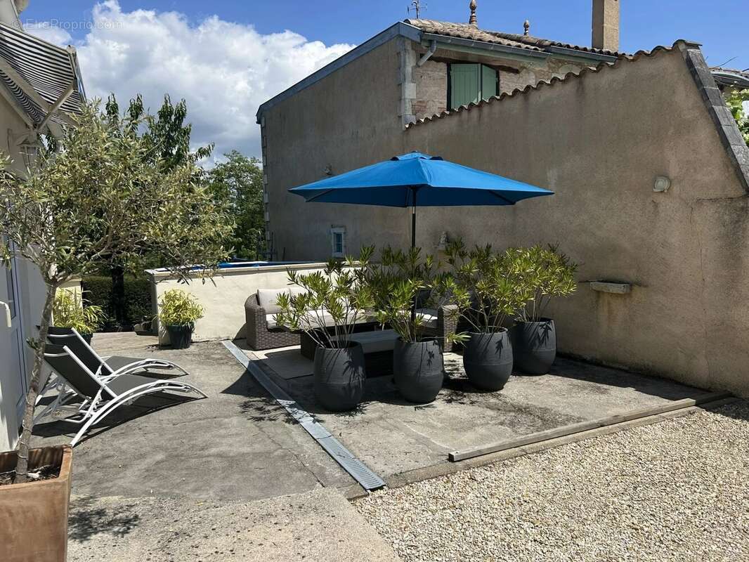 Appartement à SAINT-THOMAS-DE-CONAC