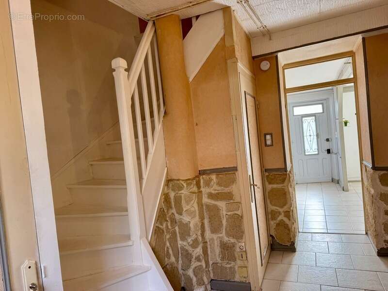 Maison à TERRASSON-LAVILLEDIEU