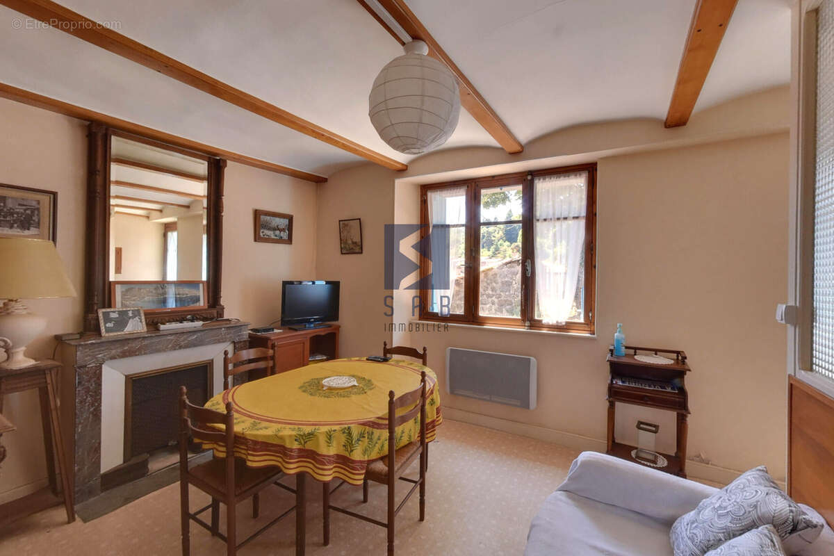 Maison à MARCOLS-LES-EAUX