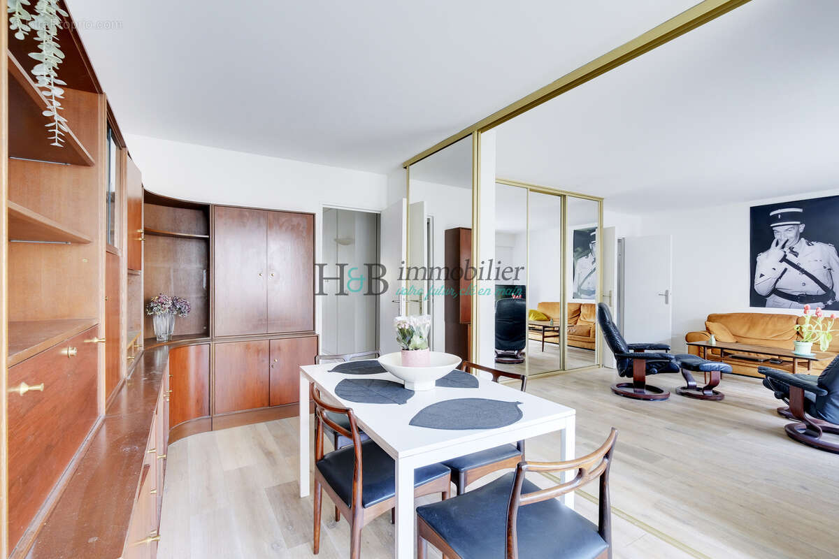 Appartement à PARIS-11E