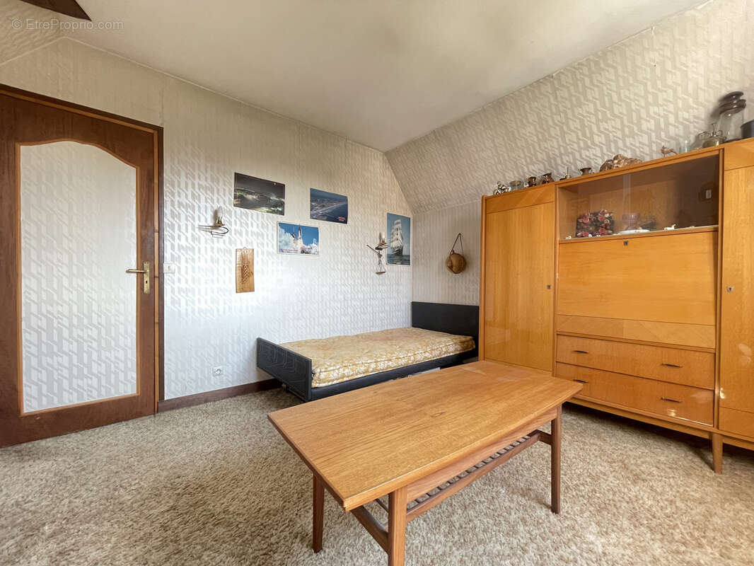 Mitry-le-neuf - spacieux pavillon individuel avec 4 chambres, sous-sol total et un beau jardin - photo 14