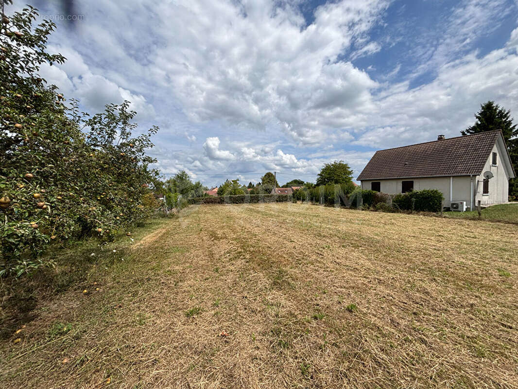 Terrain à CHARBUY