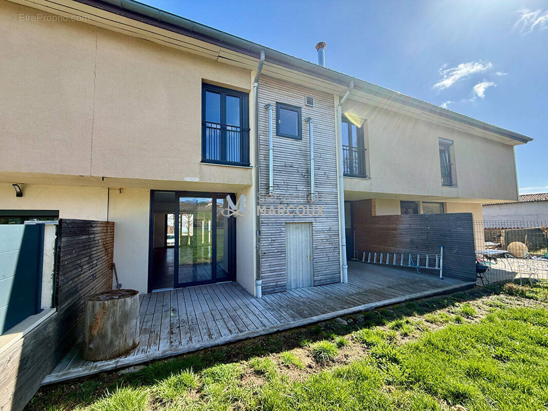 Maison à ESSERTINES-EN-CHATELNEUF