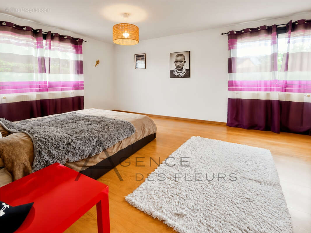 Maison Elbeuf 2237m2 - photo 10