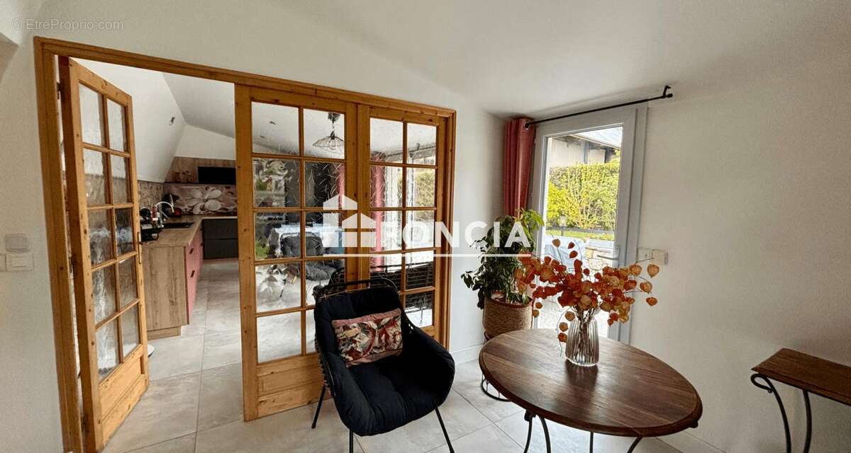 Maison à MOUXY