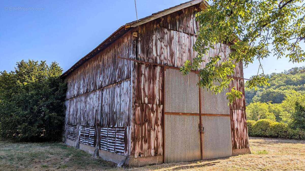 Charmante ferme quercynoise en pierre avec dépendances, à proximité de Rocamadour et de Martel - photo 14