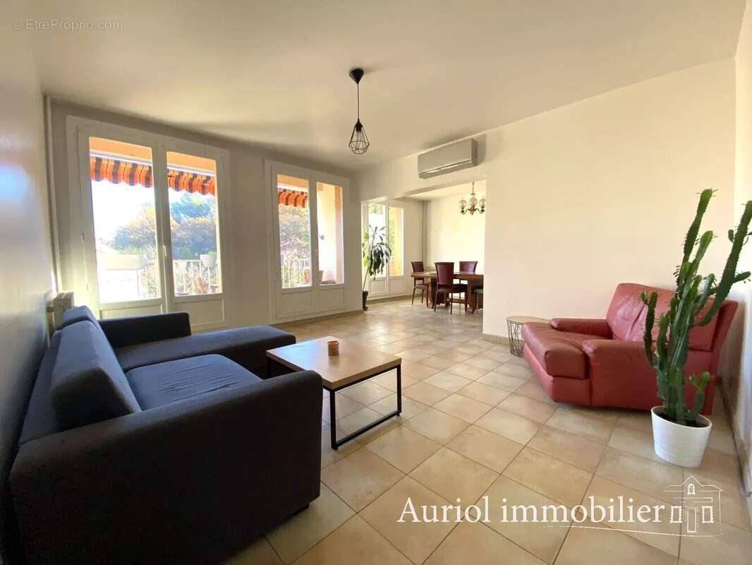 Appartement à AURIOL