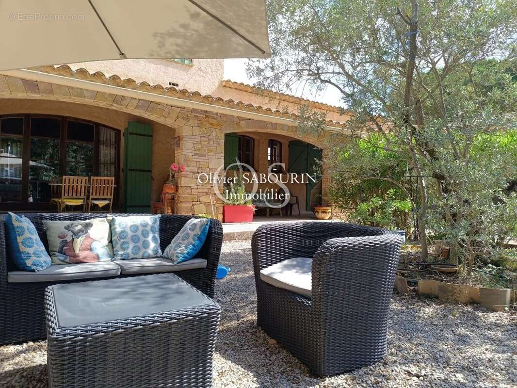 Maison à ROQUEBRUNE-SUR-ARGENS