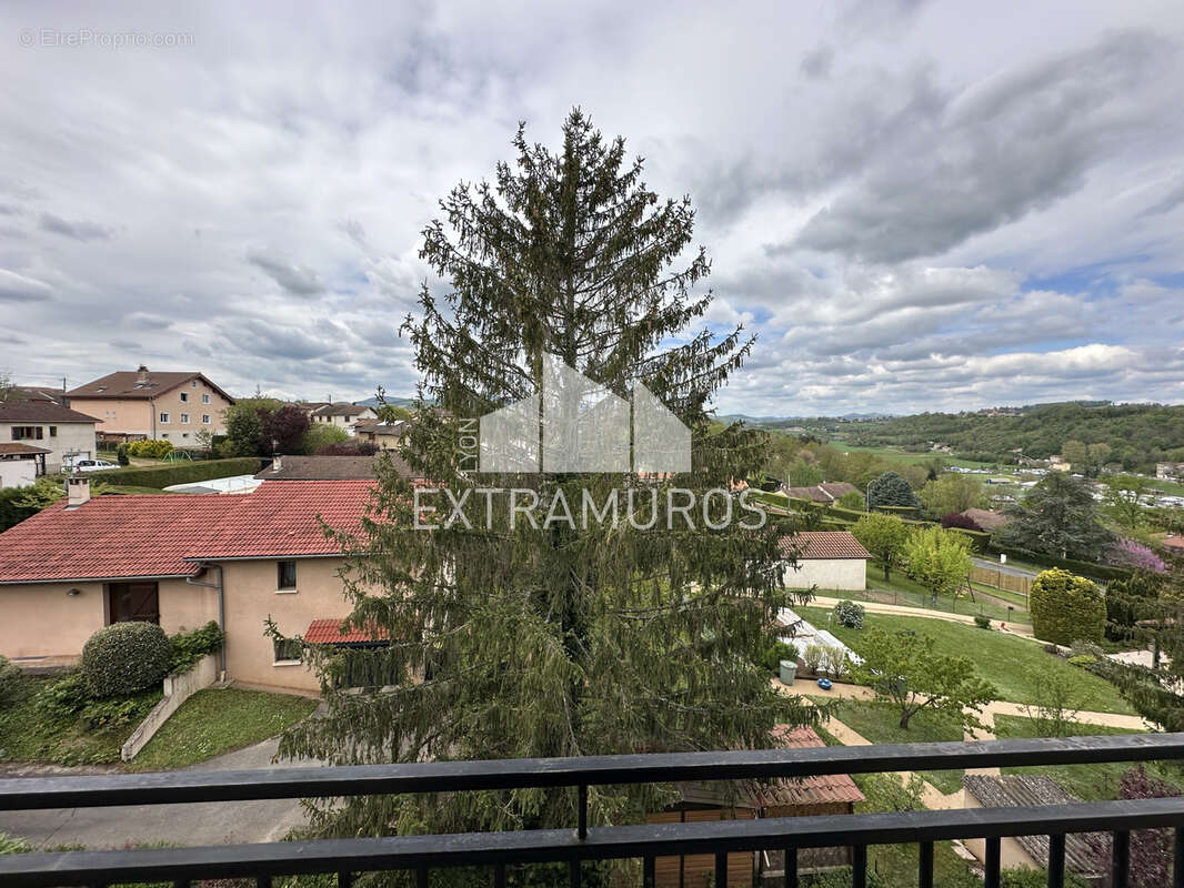Appartement à L'ARBRESLE