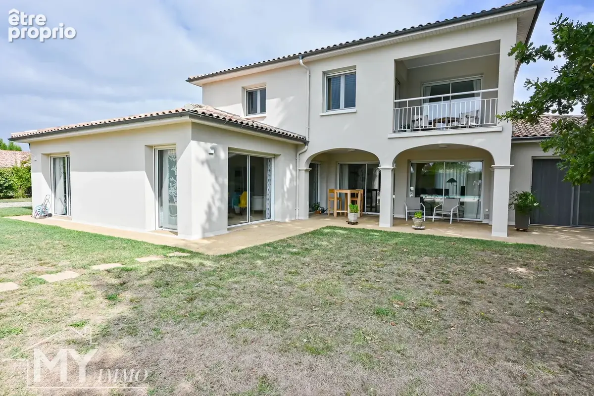 MARMANDE : Villa de standing avec jardin piscine et trois garage. - photo 20