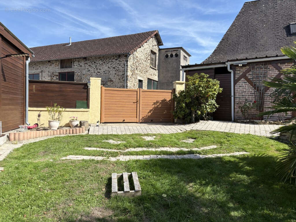 Maison à ARNAC-POMPADOUR