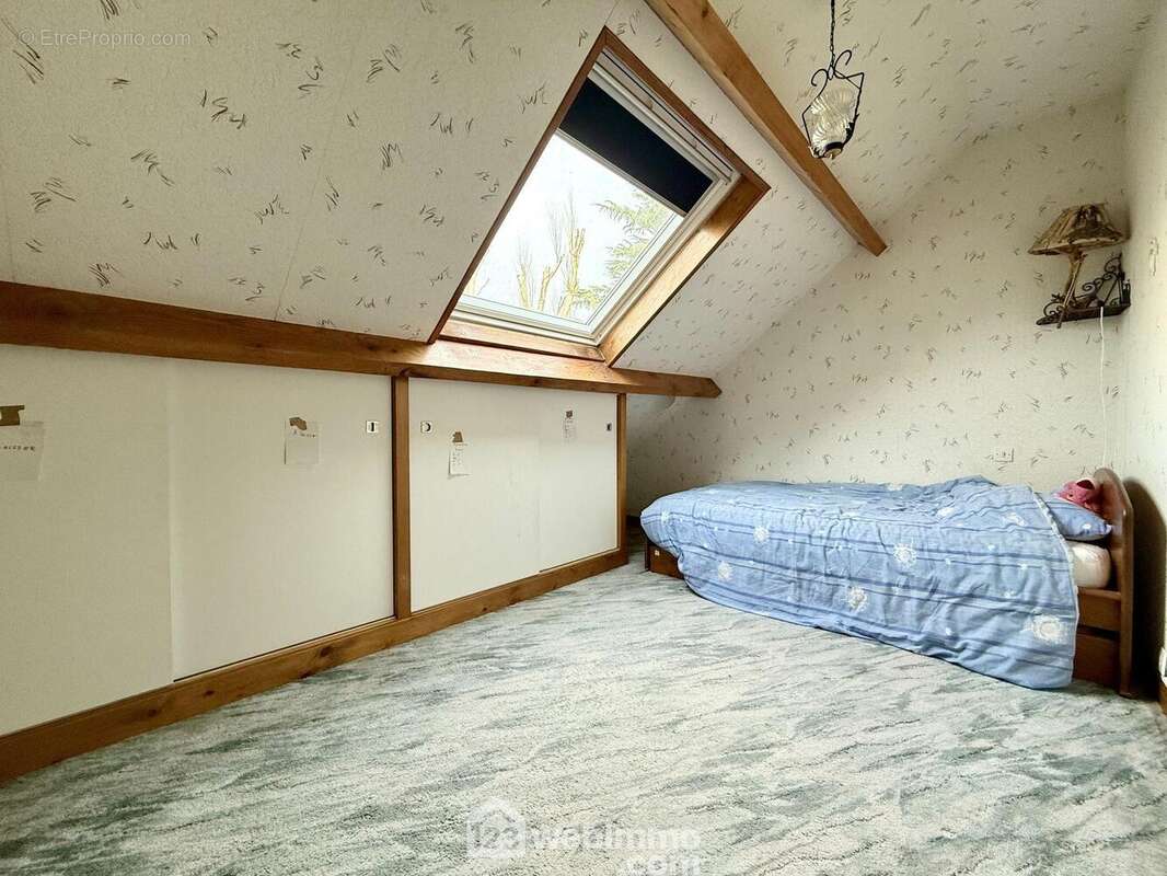 Maison à SAINTE-GENEVIEVE-DES-BOIS