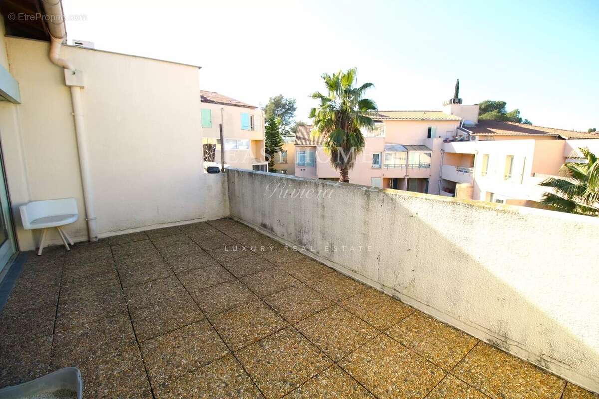 Appartement à VALBONNE