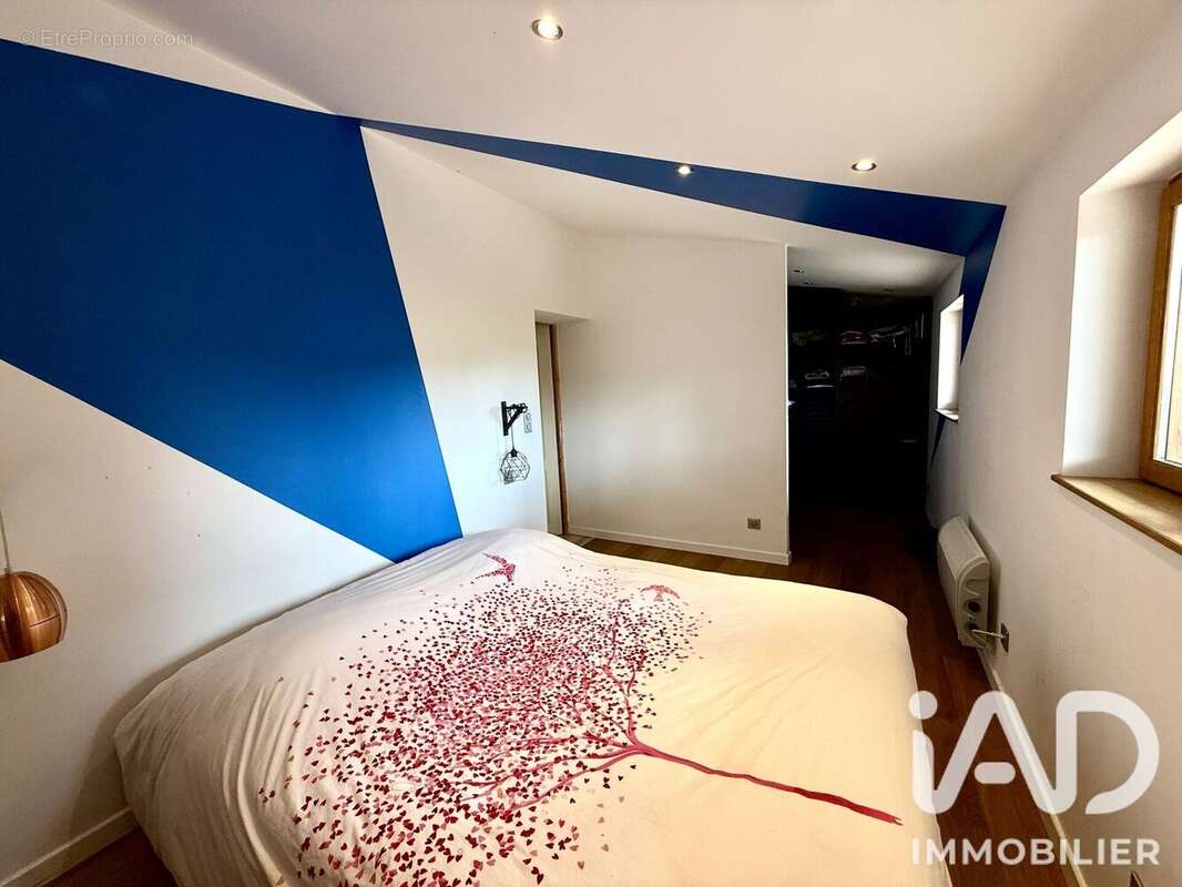 Maison 96 m² à Montpont-En-Bresse  - photo 7