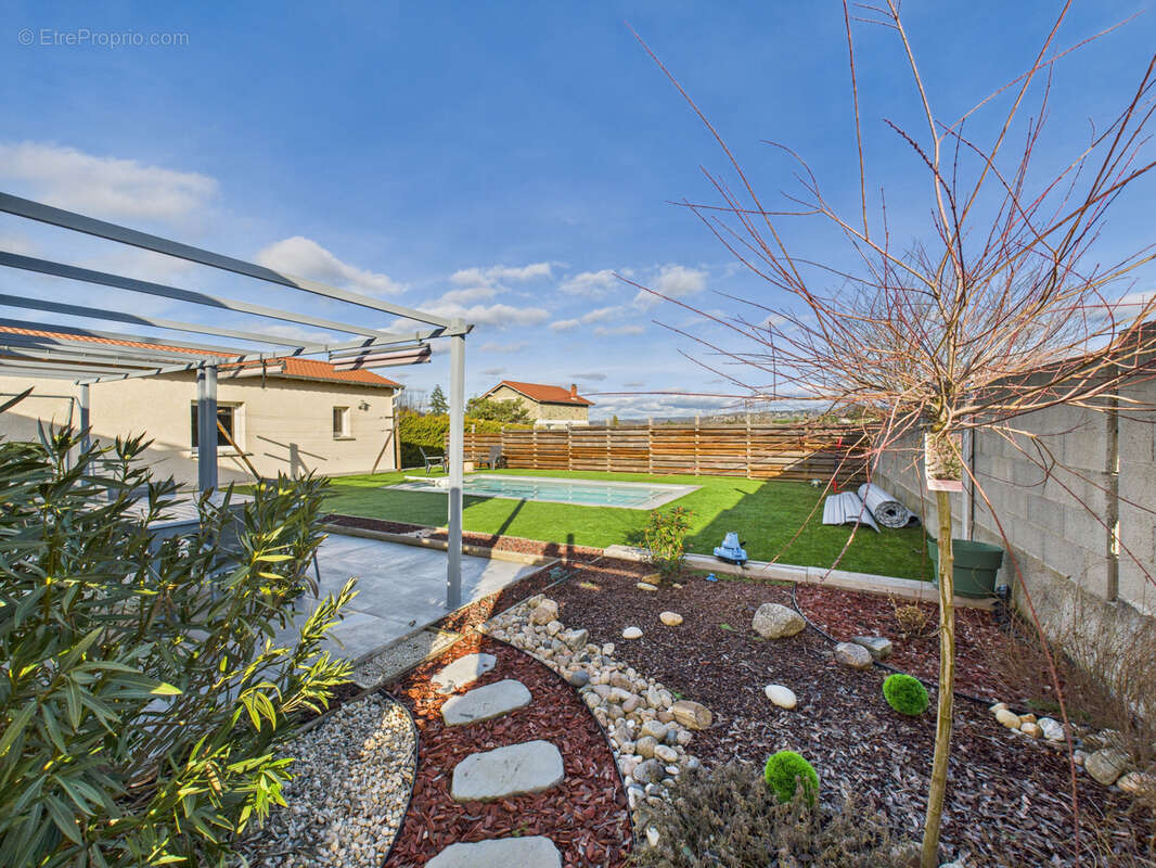 Maison à BAS-EN-BASSET