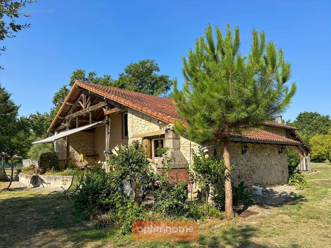 Authentique Landaise en pierres et colombages sur 17 000 M2 de terrain arboré - photo 2