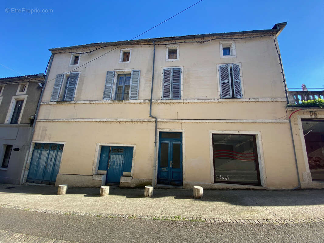 Maison à PUY-L'EVEQUE