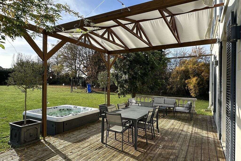 Mere - montfort - neauphle 78490 maison + studio 200 m² 3/4 chb jardin 2500 m² studio garage - photo 2
