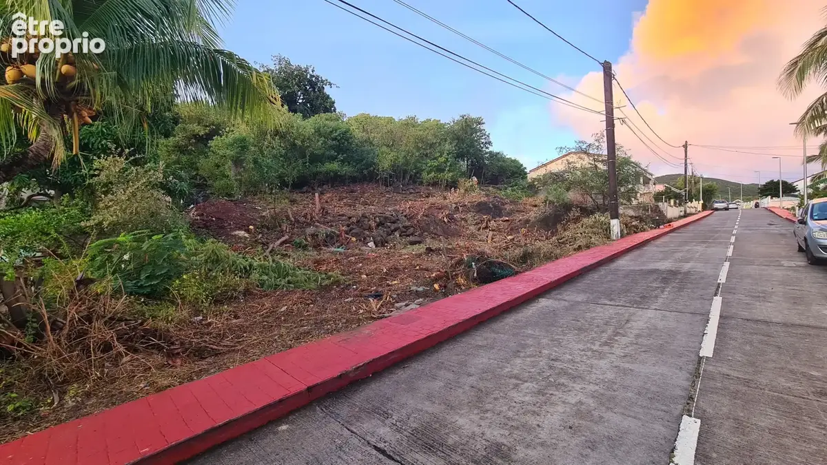 Terrain constructible 800m2, sur l'ile de Terre de Bas - photo 3