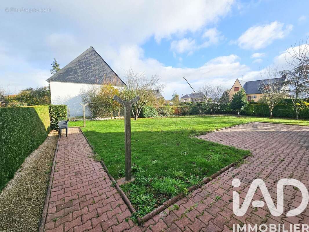 Photo 4 - Maison à SAINT-MEEN-LE-GRAND