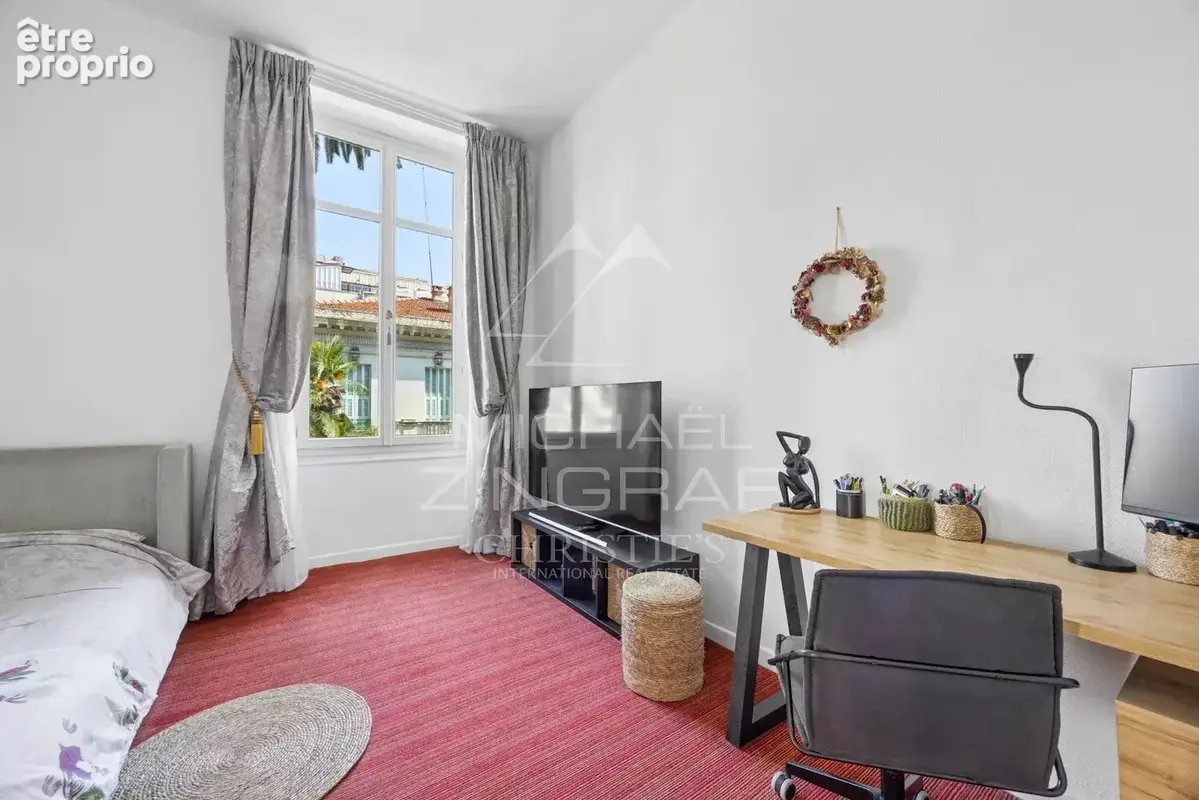 Bel appartement plein de charme, situé dans un élégant immeuble ancien de caractère - photo 10
