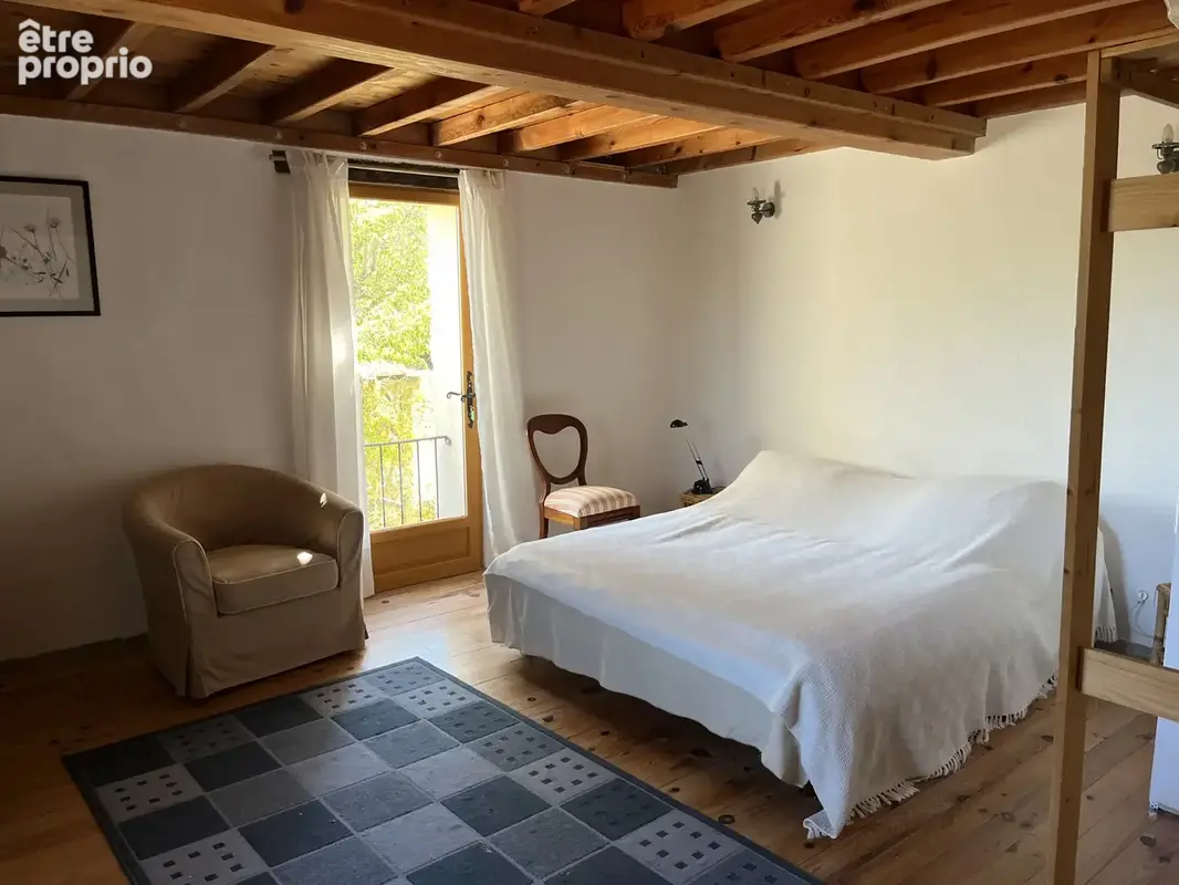 Propriete renovee avec plus de 25 hectares - photo 12