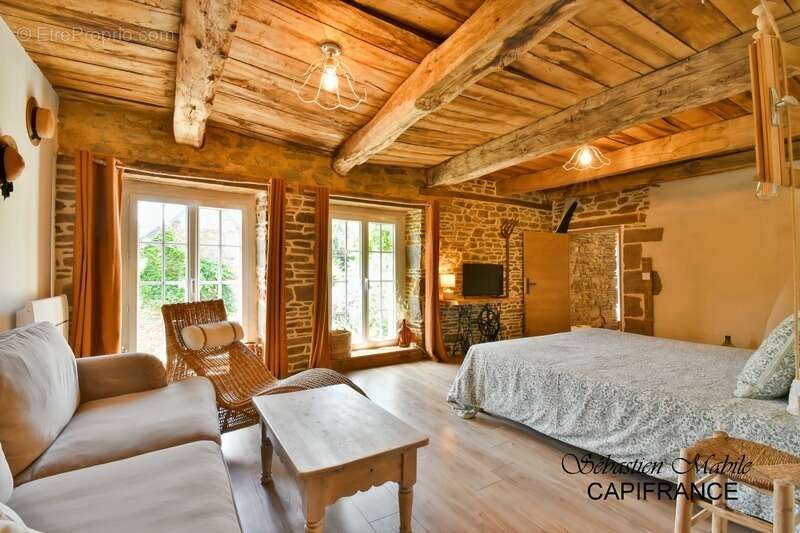 Chambres d'hôtes et gîte à vendre en Bretagne 9 pièces SOUGEAL (35) en Baie du Mont Saint Michel - Terrrain de 2200 M² - photo 27