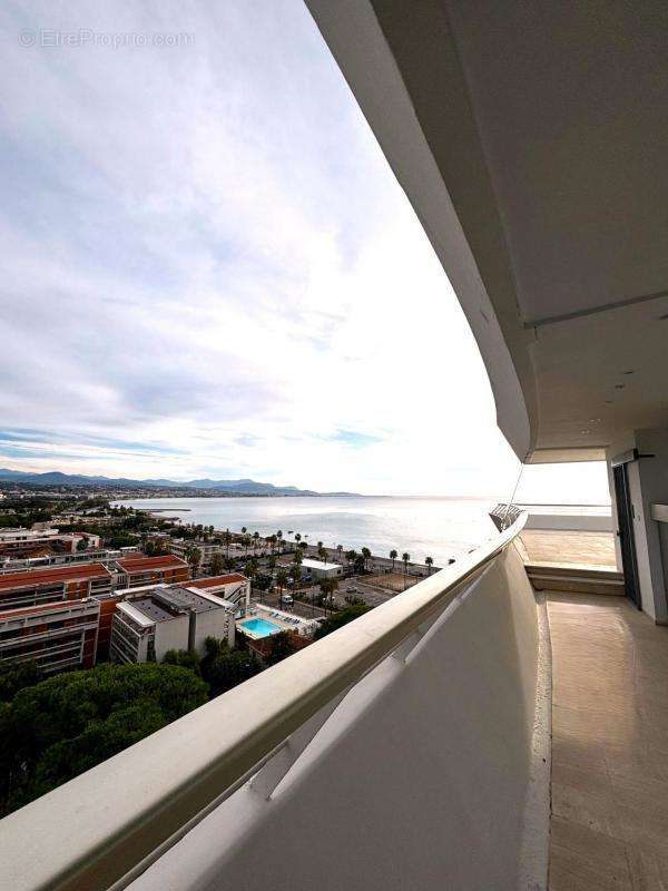 Appartement à VILLENEUVE-LOUBET