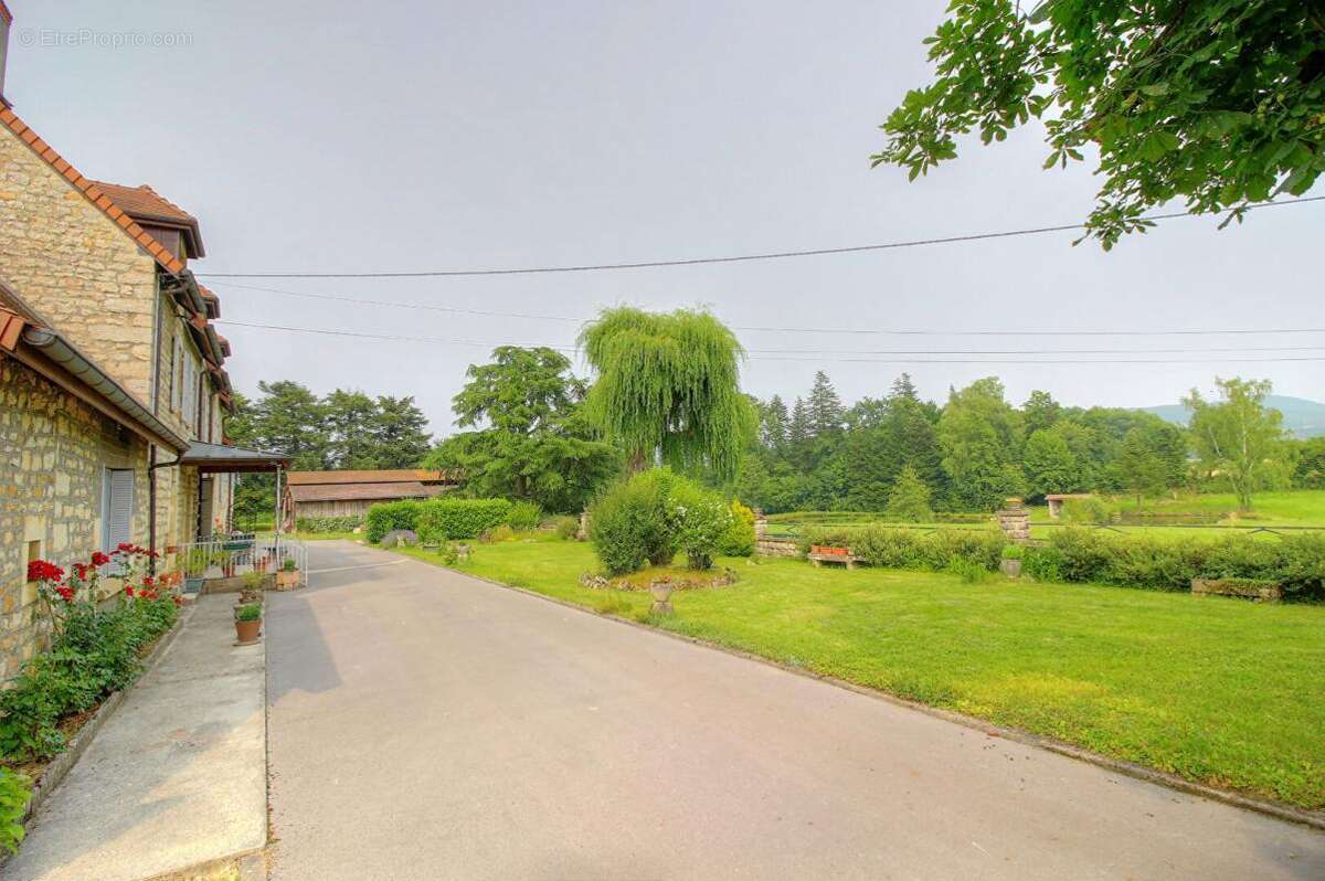 Maison à LONS-LE-SAUNIER