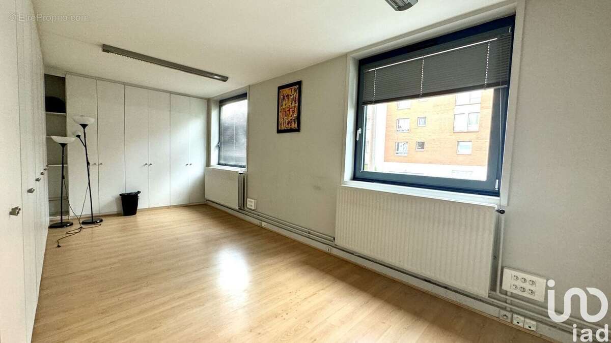 Photo 8 - Commerce à EVRY