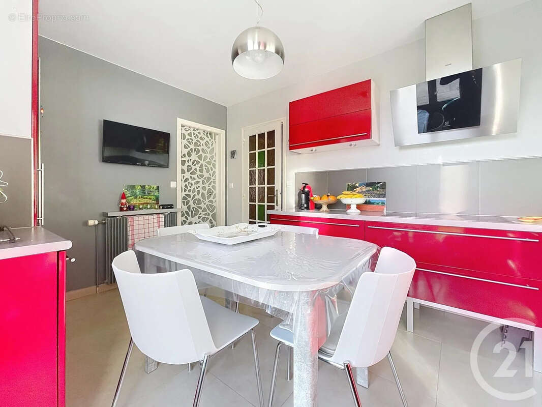 Maison à SAINT-PHAL