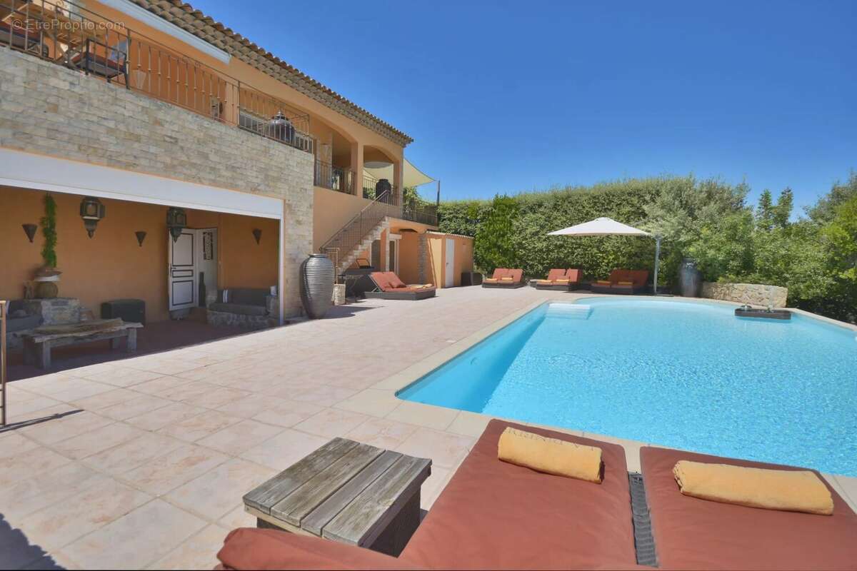 Maison 300 m² à Biot  - photo 11