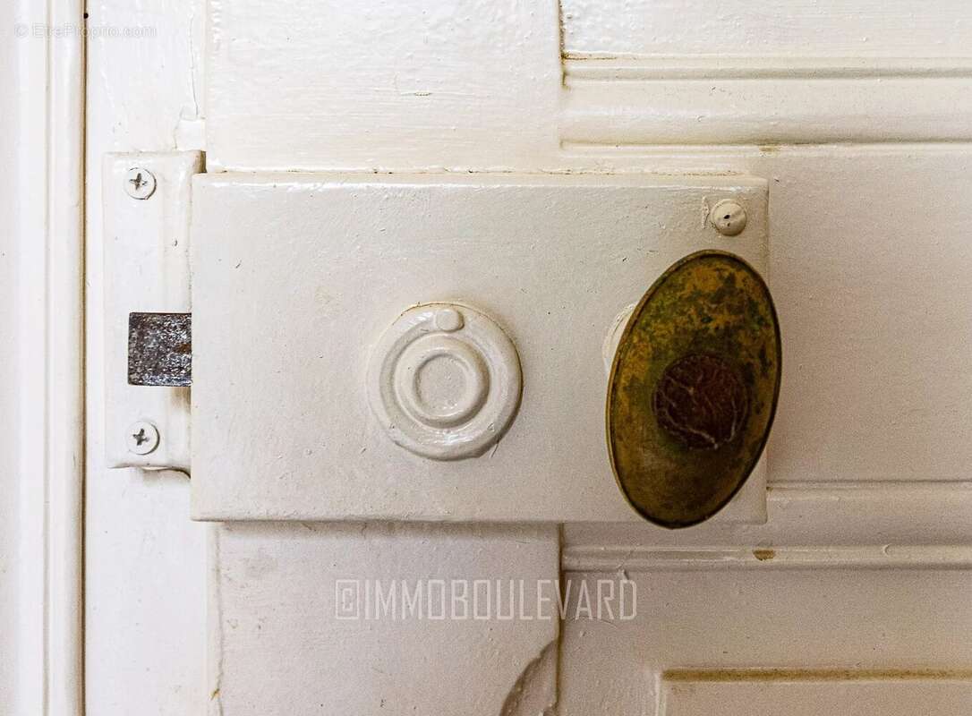 Maison à CHATEAUNEUF-LES-BAINS