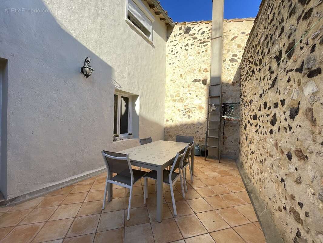 Maison à POMEROLS