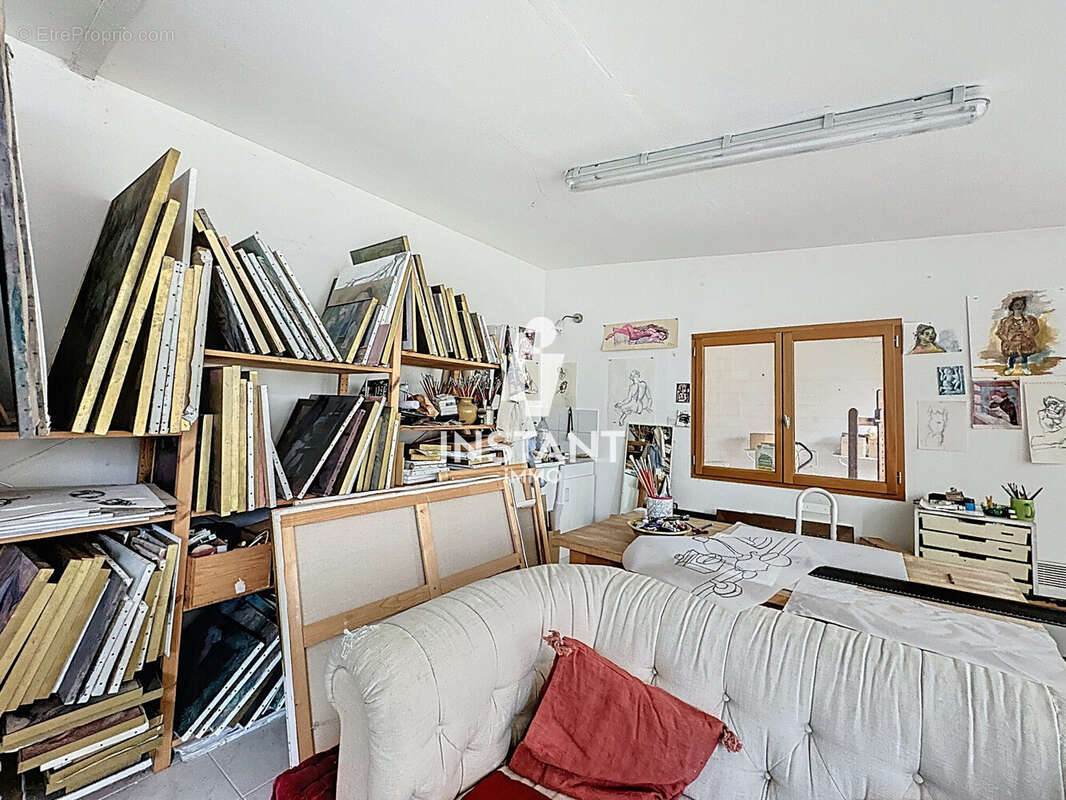 Terrain à SAINT-MAUR-DES-FOSSES