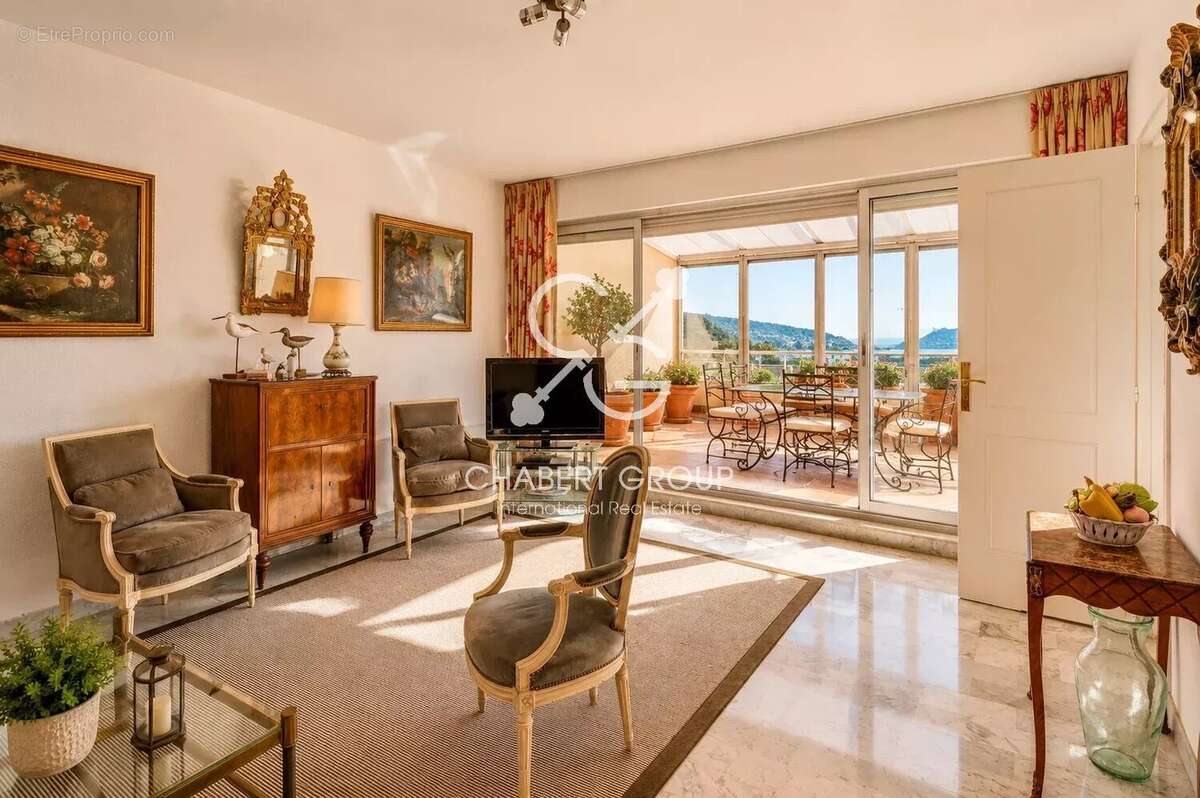 Villefranche-sur-mer - centre-ville - appartement - 3 pièces - 74 m² - rooftop - vue mer panoramique - terrasse - garage & stati - photo 4