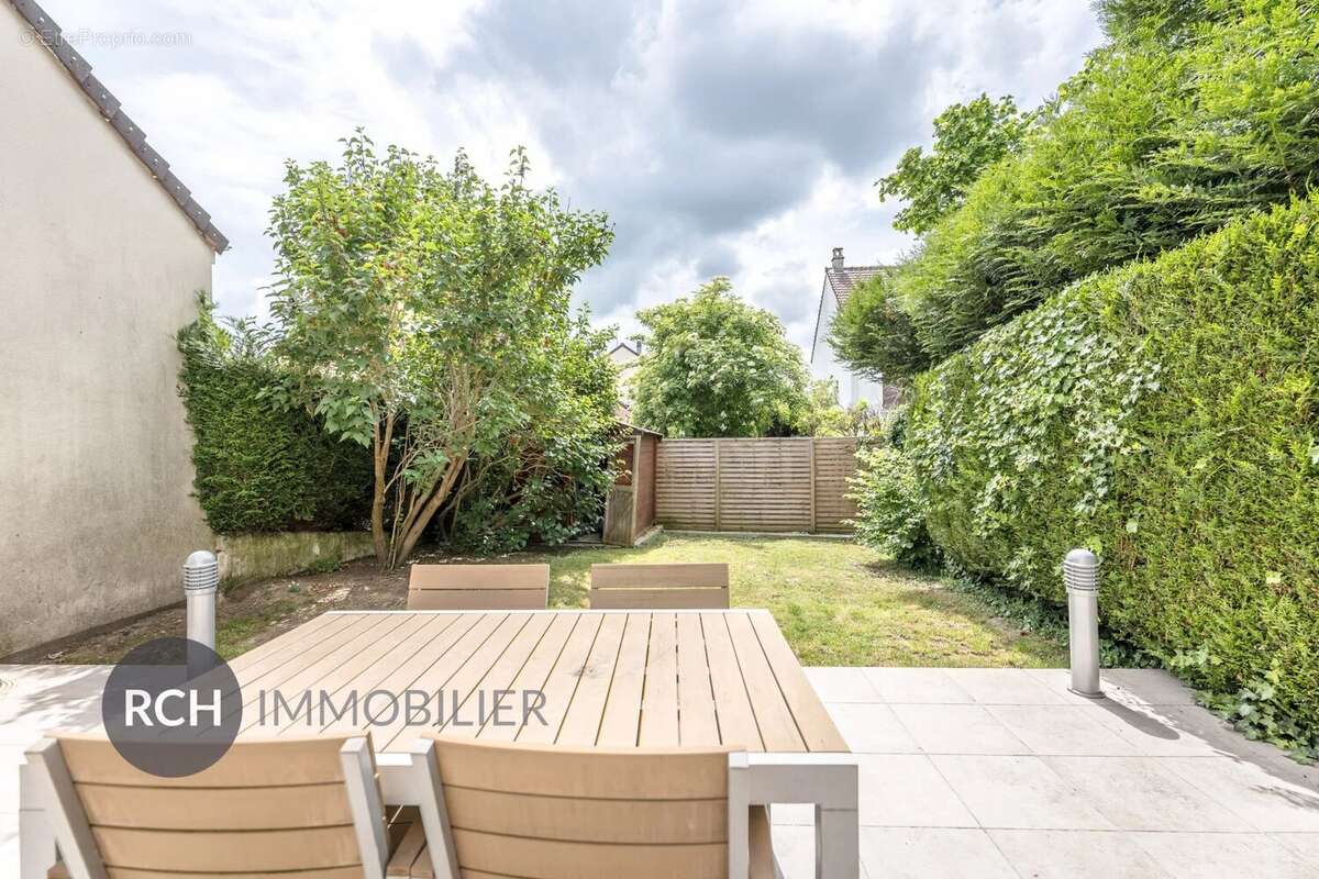 Maison à JOUARS-PONTCHARTRAIN