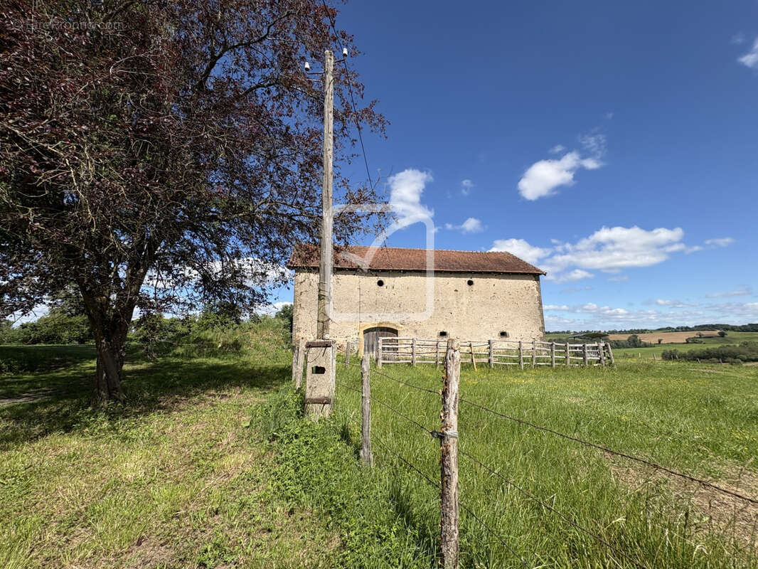 Maison à SAINT-SANTIN