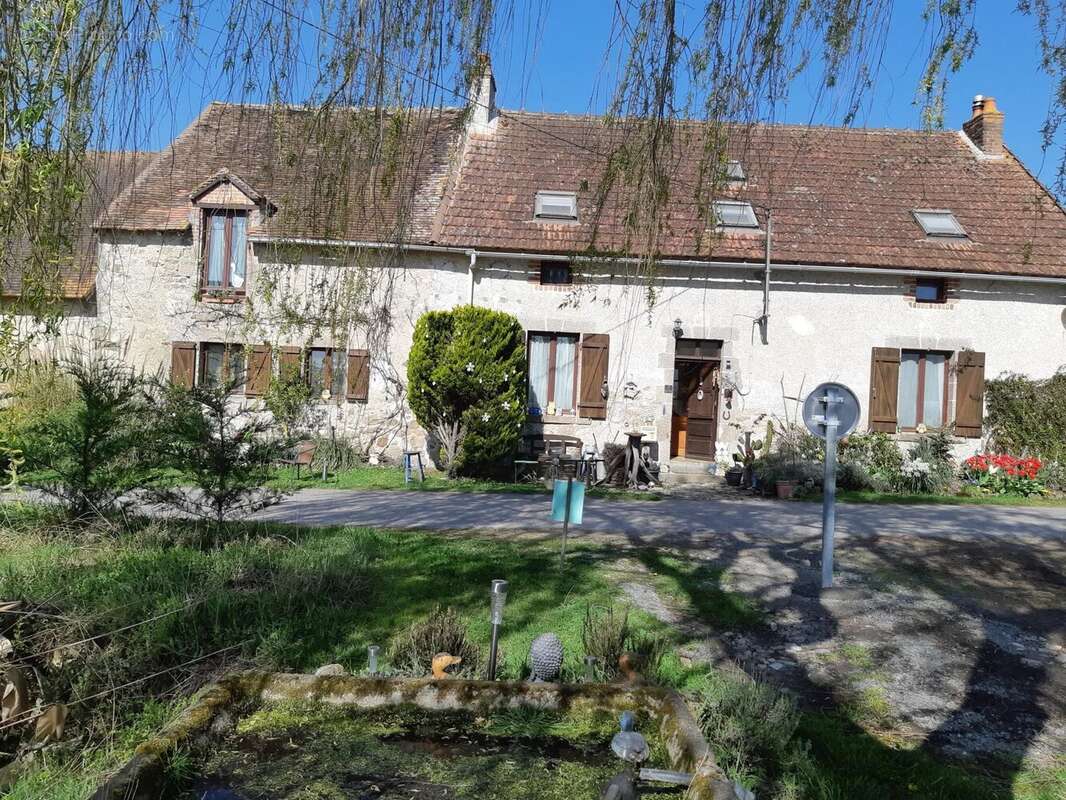 Maison à SAINT-LEGER-MAGNAZEIX
