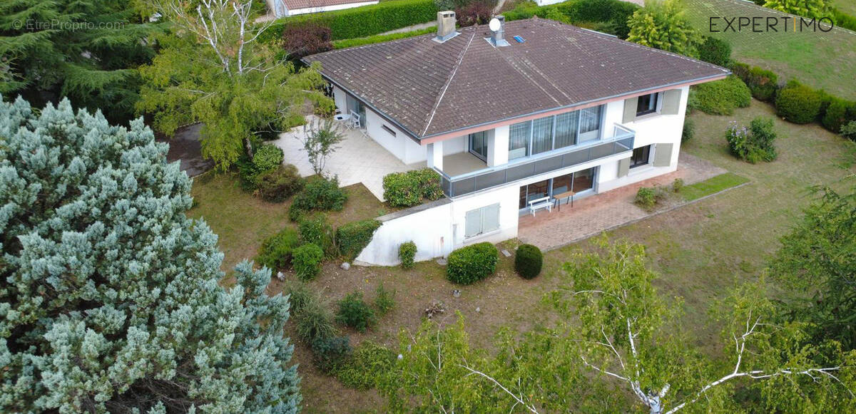Maison à MEYLAN