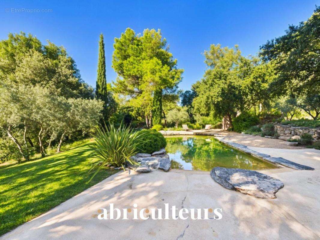 Villa d’architecte rénovée de 155 m²  en vente au pied du Luberon à Cheval-Blanc (84460) - photo 5