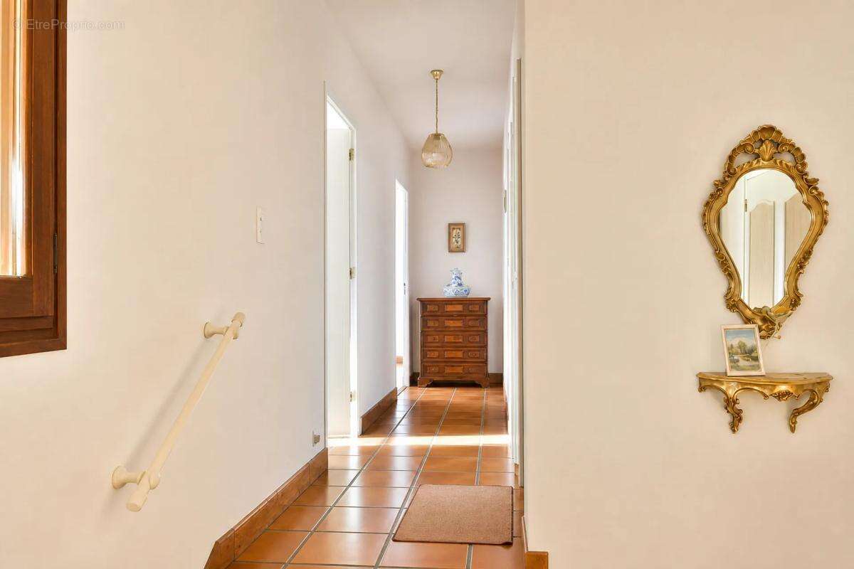Maison spacieuse avec appartement à Pont-du-Casse - photo 13
